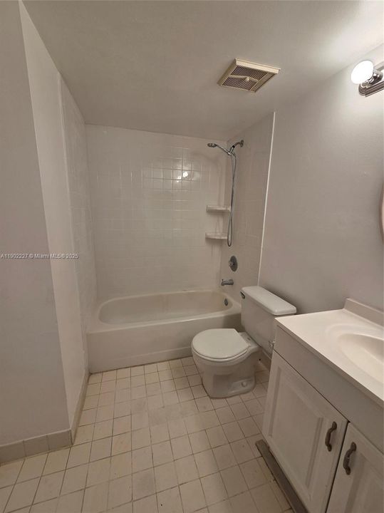 For Sale: $283,000 (2 beds, 1 baths, 1045 Square Feet)