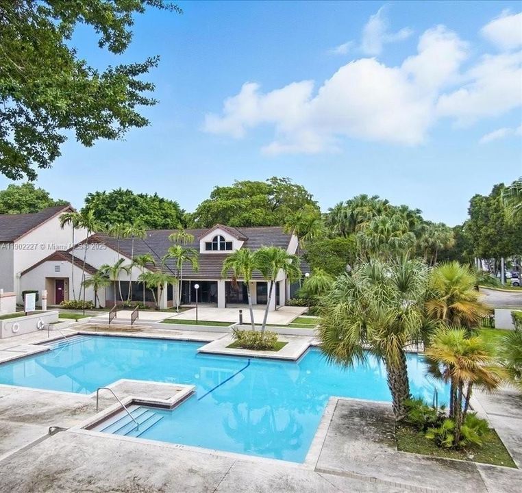 For Sale: $283,000 (2 beds, 1 baths, 1045 Square Feet)