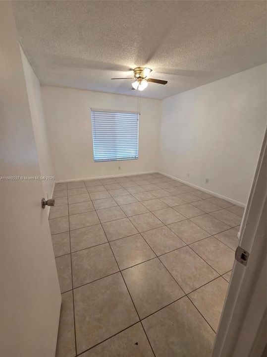For Sale: $283,000 (2 beds, 1 baths, 1045 Square Feet)