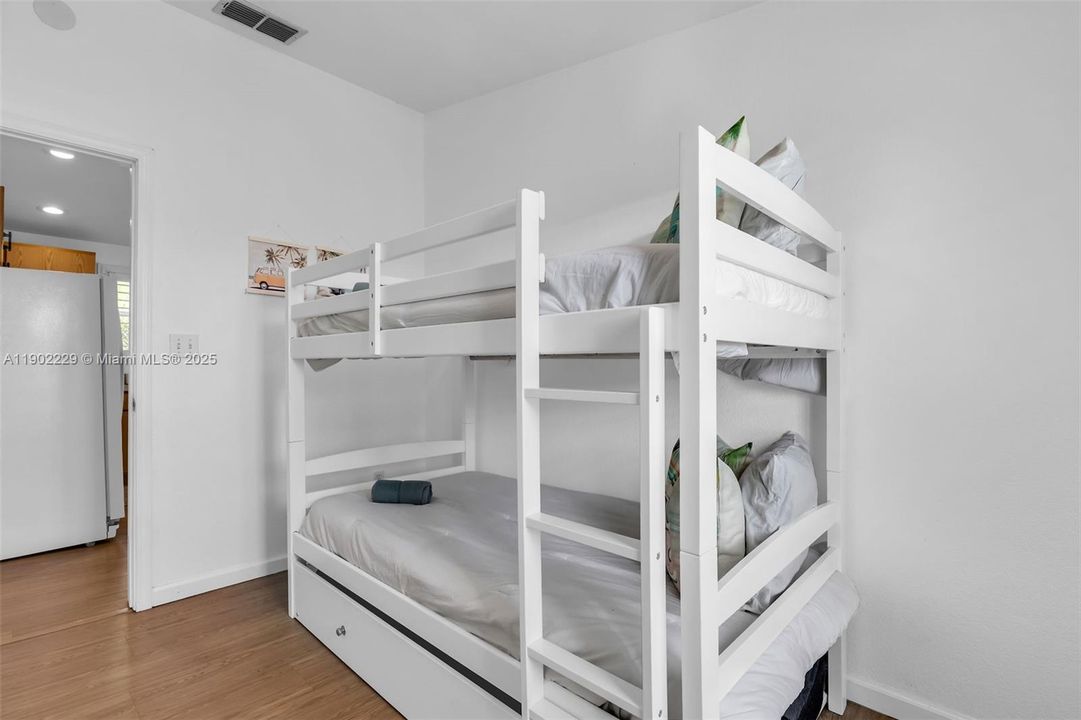 Recientemente alquilado: $4,000 (3 camas, 2 baños, 960 Pies cuadrados)