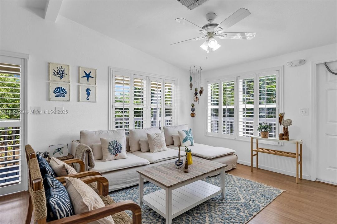 Recientemente alquilado: $4,000 (3 camas, 2 baños, 960 Pies cuadrados)