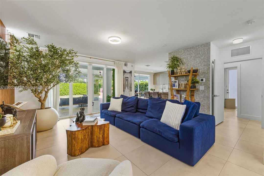 Active With Contract: $1,188,111 (4 beds, 3 baths, 2782 Square Feet)