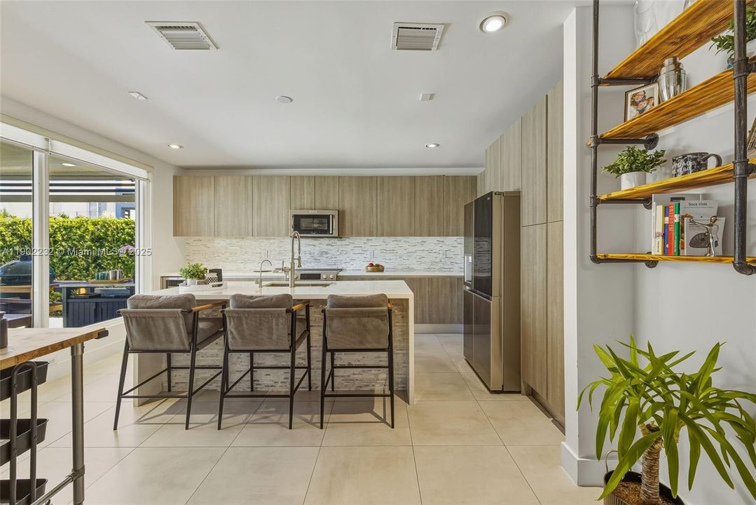 Active With Contract: $1,188,111 (4 beds, 3 baths, 2782 Square Feet)