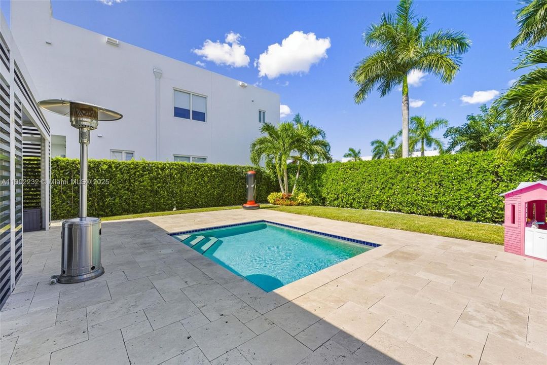 Active With Contract: $1,188,111 (4 beds, 3 baths, 2782 Square Feet)