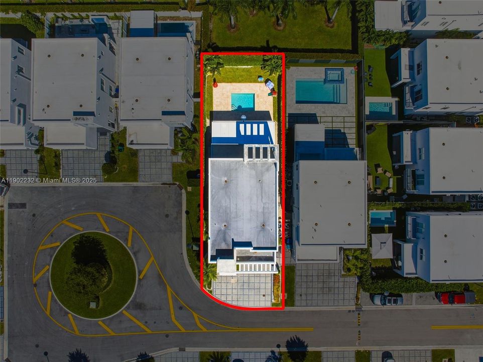 Active With Contract: $1,188,111 (4 beds, 3 baths, 2782 Square Feet)