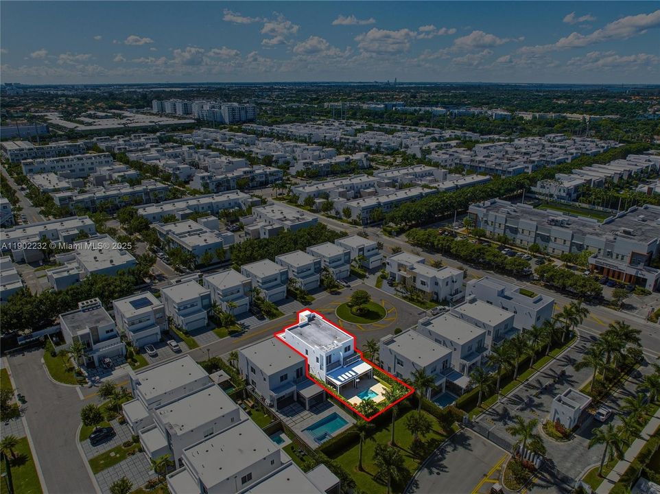 Active With Contract: $1,188,111 (4 beds, 3 baths, 2782 Square Feet)