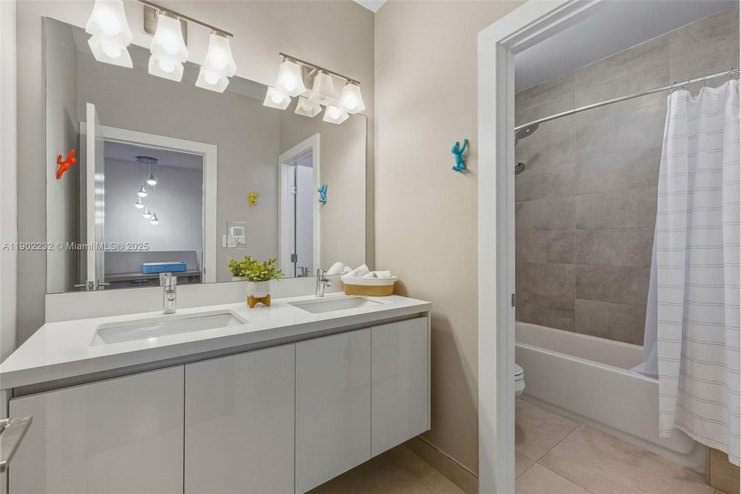 Active With Contract: $1,188,111 (4 beds, 3 baths, 2782 Square Feet)