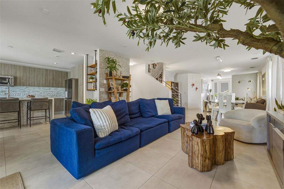 Active With Contract: $1,188,111 (4 beds, 3 baths, 2782 Square Feet)