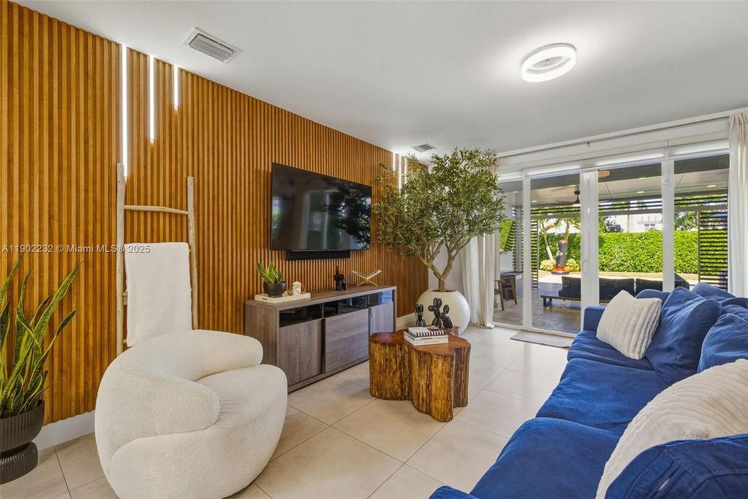 Active With Contract: $1,188,111 (4 beds, 3 baths, 2782 Square Feet)