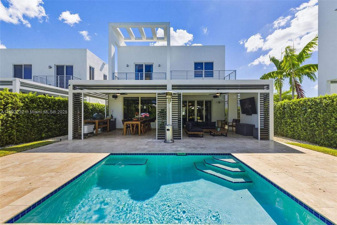 Active With Contract: $1,188,111 (4 beds, 3 baths, 2782 Square Feet)