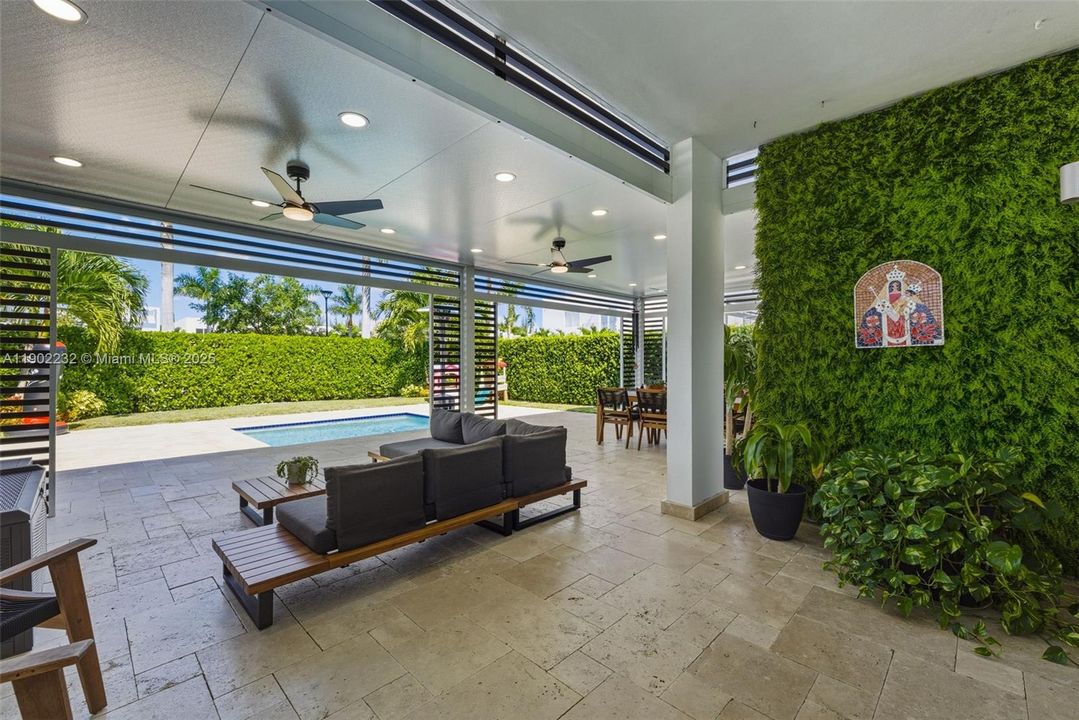 Active With Contract: $1,188,111 (4 beds, 3 baths, 2782 Square Feet)