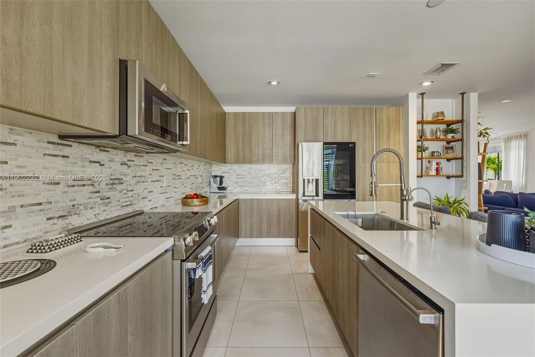 Active With Contract: $1,188,111 (4 beds, 3 baths, 2782 Square Feet)