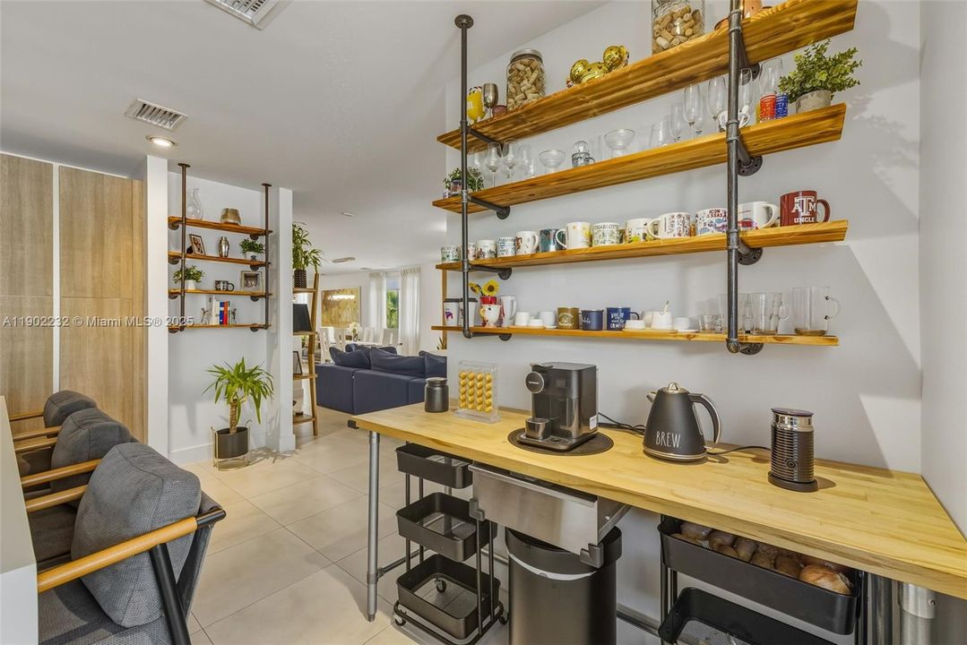 Active With Contract: $1,188,111 (4 beds, 3 baths, 2782 Square Feet)