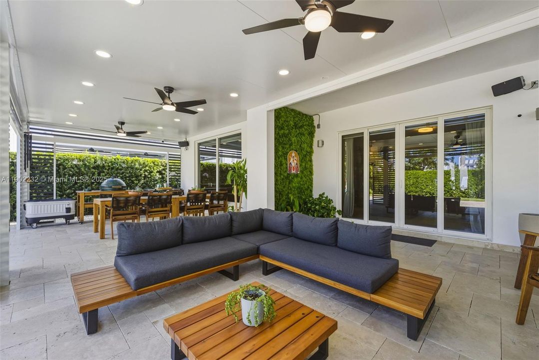 Active With Contract: $1,188,111 (4 beds, 3 baths, 2782 Square Feet)