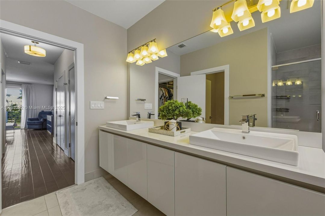 Active With Contract: $1,188,111 (4 beds, 3 baths, 2782 Square Feet)