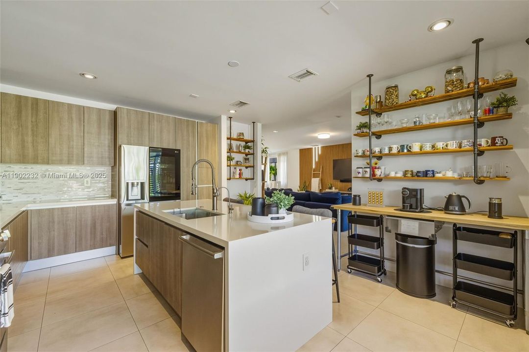 Active With Contract: $1,188,111 (4 beds, 3 baths, 2782 Square Feet)