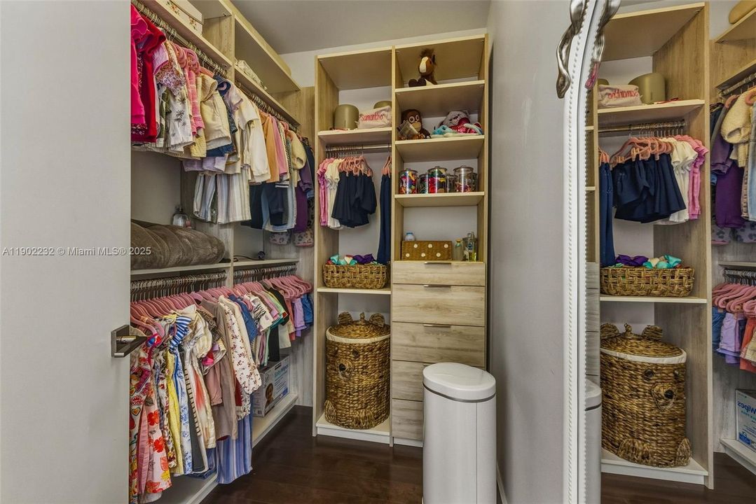 Active With Contract: $1,188,111 (4 beds, 3 baths, 2782 Square Feet)