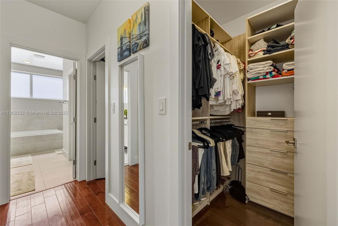 Active With Contract: $1,188,111 (4 beds, 3 baths, 2782 Square Feet)