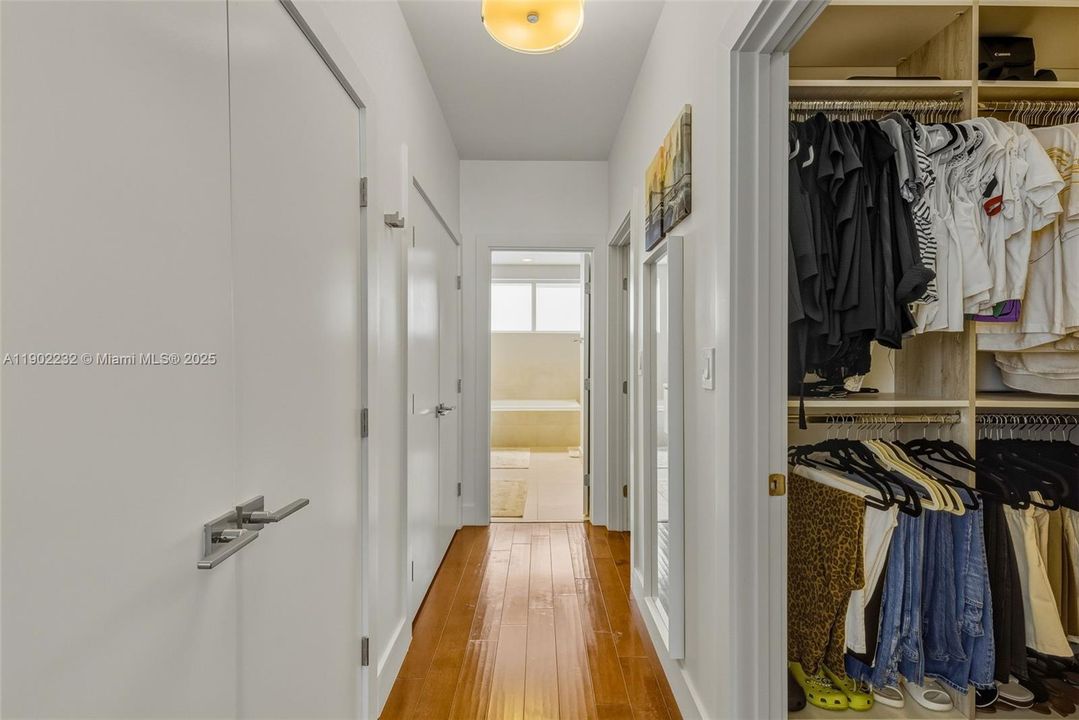 Active With Contract: $1,188,111 (4 beds, 3 baths, 2782 Square Feet)