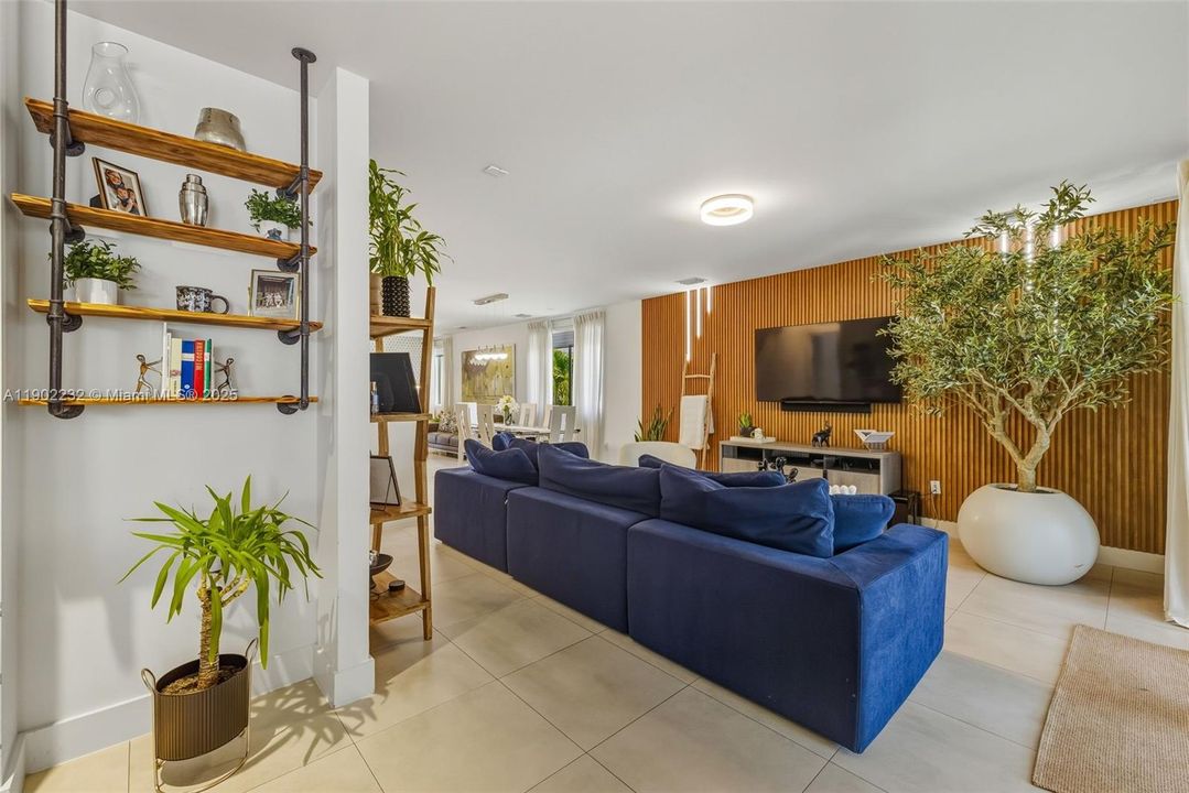 Active With Contract: $1,188,111 (4 beds, 3 baths, 2782 Square Feet)