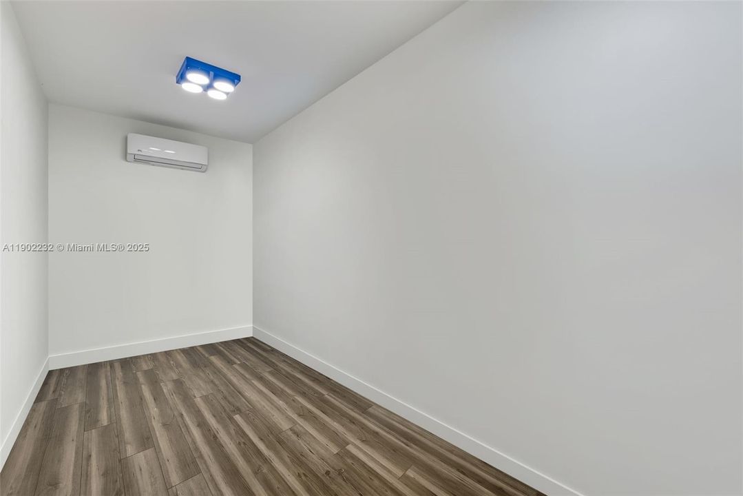 Active With Contract: $1,188,111 (4 beds, 3 baths, 2782 Square Feet)