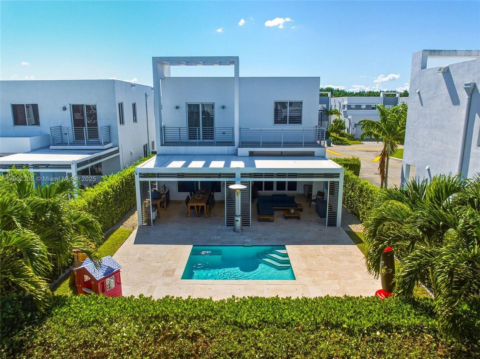 Active With Contract: $1,188,111 (4 beds, 3 baths, 2782 Square Feet)