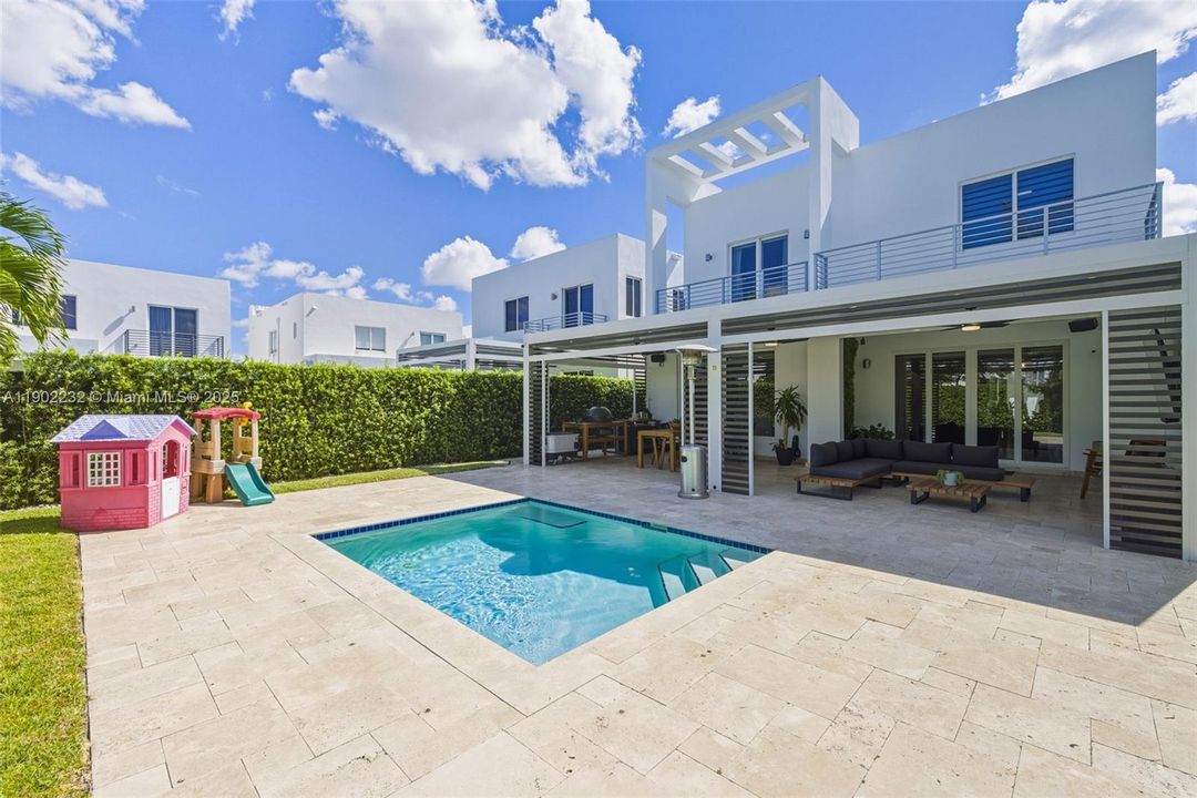 Active With Contract: $1,188,111 (4 beds, 3 baths, 2782 Square Feet)