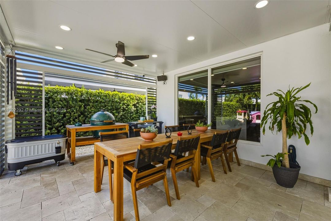 Active With Contract: $1,188,111 (4 beds, 3 baths, 2782 Square Feet)