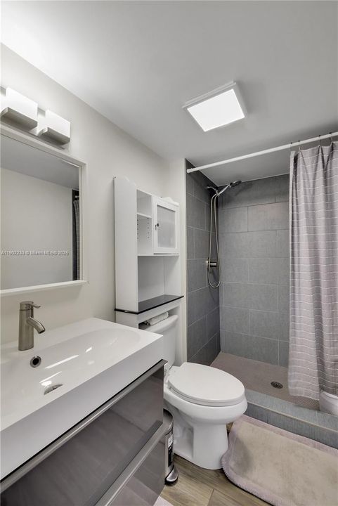 For Sale: $699,998 (2 beds, 2 baths, 1357 Square Feet)