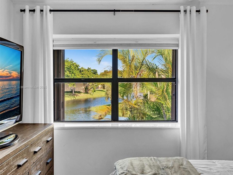 На продажу: $349,900 (2 спален, 2 ванн, 1343 Квадратных фут)