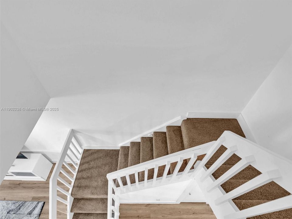 На продажу: $349,900 (2 спален, 2 ванн, 1343 Квадратных фут)