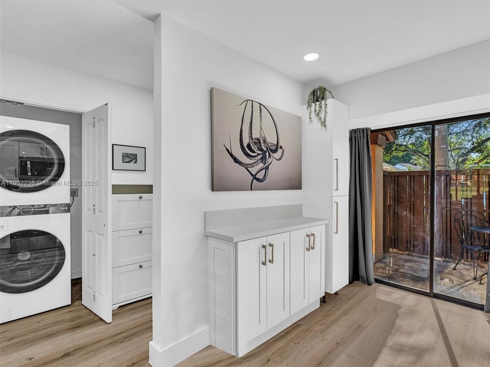 На продажу: $349,900 (2 спален, 2 ванн, 1343 Квадратных фут)