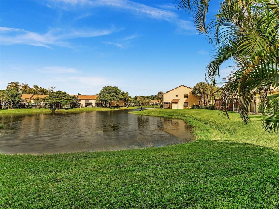 На продажу: $349,900 (2 спален, 2 ванн, 1343 Квадратных фут)