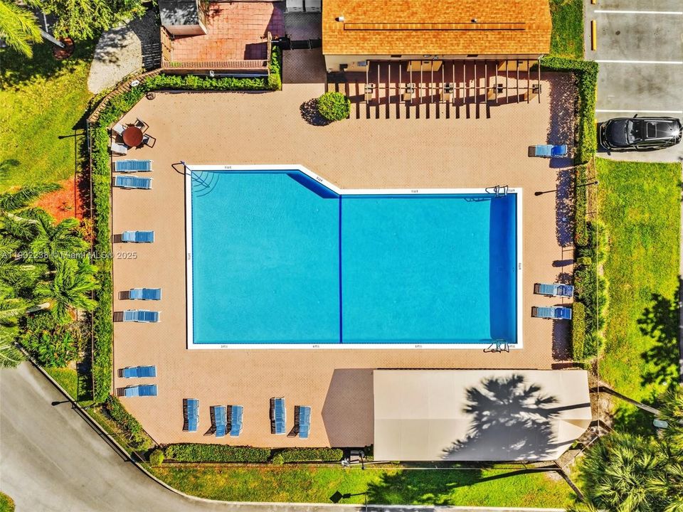 На продажу: $349,900 (2 спален, 2 ванн, 1343 Квадратных фут)