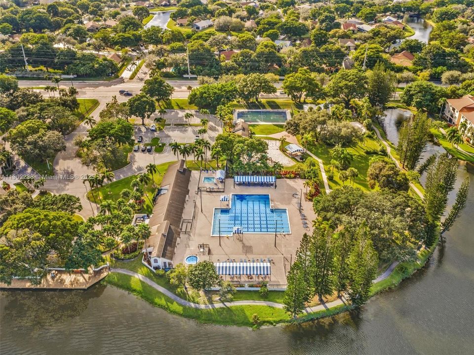 На продажу: $349,900 (2 спален, 2 ванн, 1343 Квадратных фут)