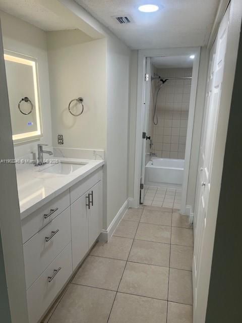 Active With Contract: $2,200 (2 beds, 2 baths, 1074 Square Feet)