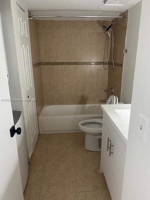 Active With Contract: $2,200 (2 beds, 2 baths, 1074 Square Feet)