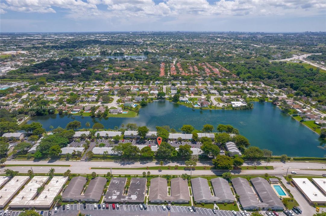 На продажу: $290,000 (2 спален, 1 ванн, 1054 Квадратных фут)