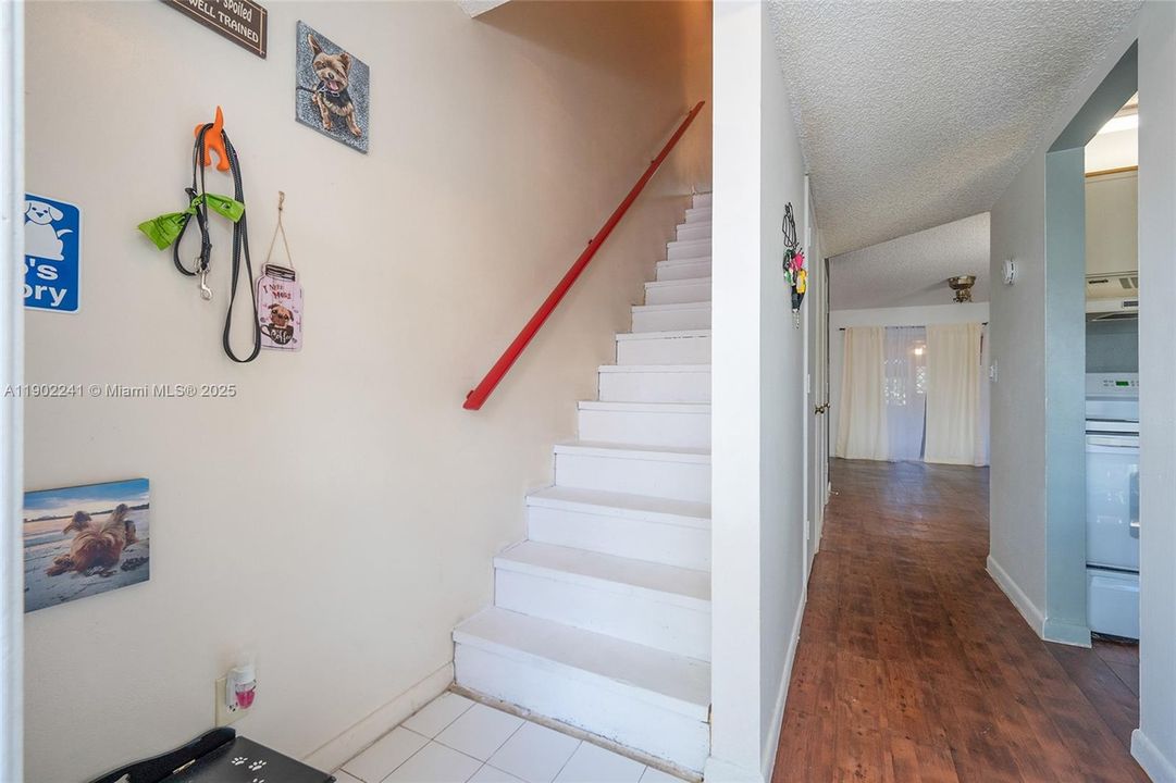 На продажу: $290,000 (2 спален, 1 ванн, 1054 Квадратных фут)