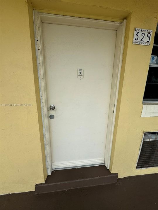 For Sale: $230,000 (1 beds, 1 baths, 800 Square Feet)