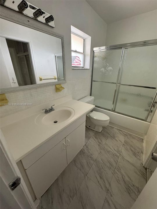 For Sale: $230,000 (1 beds, 1 baths, 800 Square Feet)