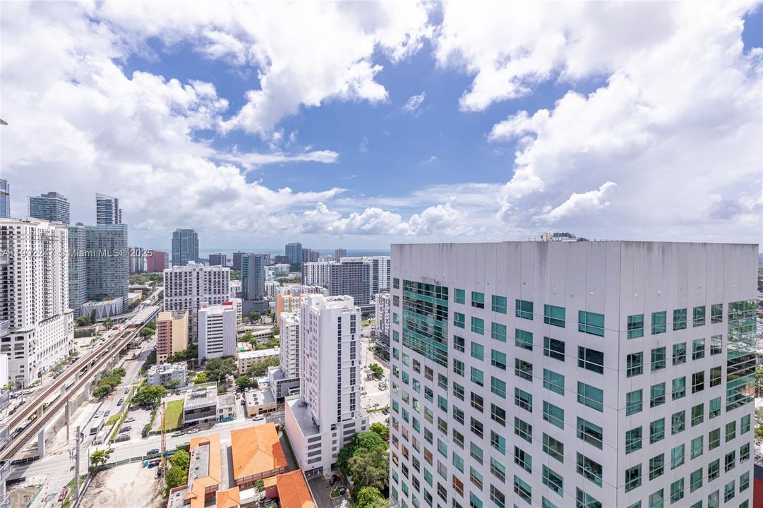 For Rent: $4,350 (3 beds, 2 baths, 1255 Square Feet)