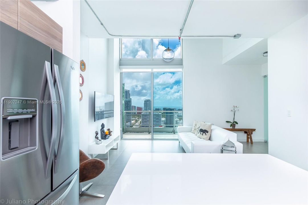 For Rent: $4,350 (3 beds, 2 baths, 1255 Square Feet)