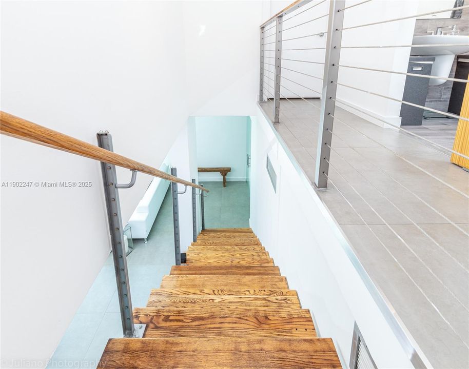 For Rent: $4,350 (3 beds, 2 baths, 1255 Square Feet)