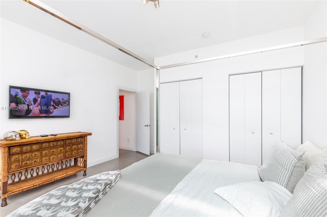 For Rent: $4,350 (3 beds, 2 baths, 1255 Square Feet)