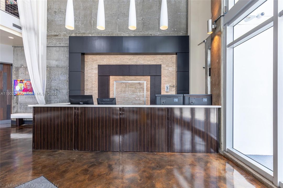 For Rent: $4,350 (3 beds, 2 baths, 1255 Square Feet)