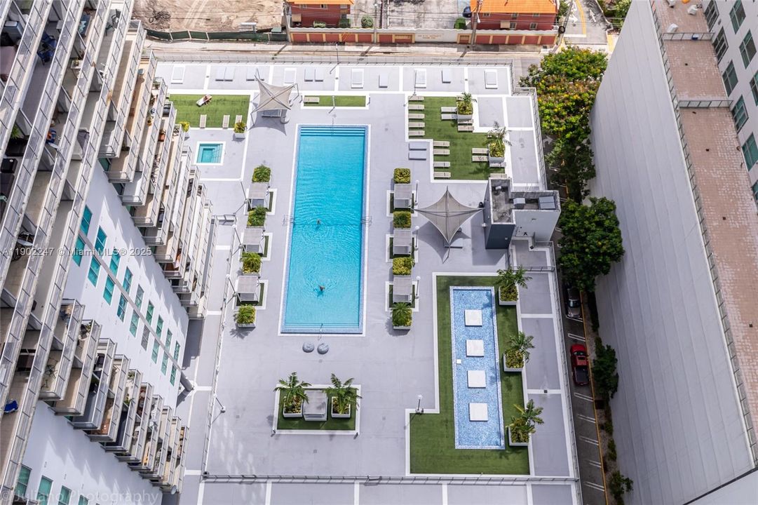 For Rent: $4,350 (3 beds, 2 baths, 1255 Square Feet)