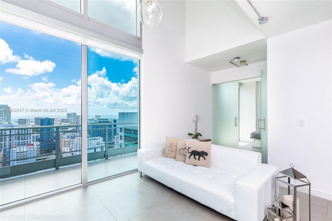 For Rent: $4,350 (3 beds, 2 baths, 1255 Square Feet)