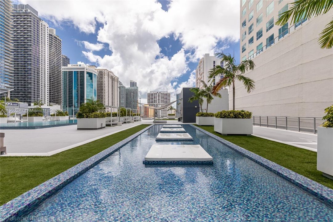 For Rent: $4,350 (3 beds, 2 baths, 1255 Square Feet)