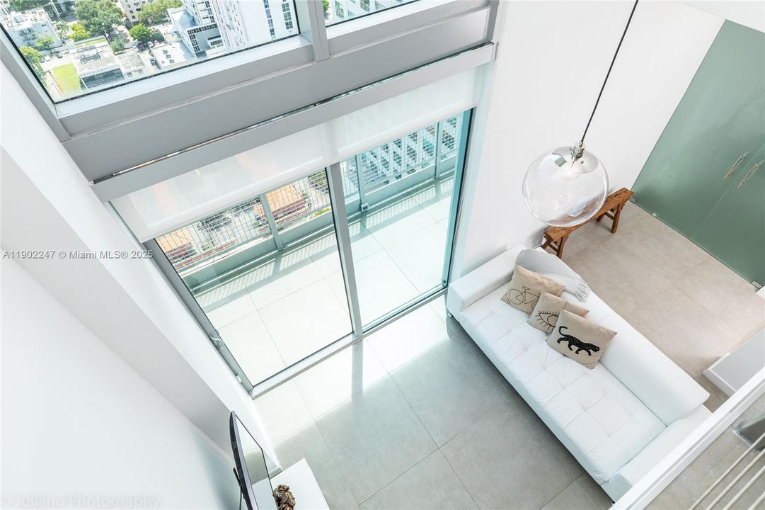 For Rent: $4,350 (3 beds, 2 baths, 1255 Square Feet)